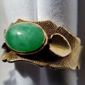 Vintage Jade 14K+ ladies ring Solid Gold Natural stone LOOK